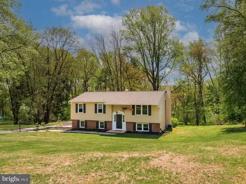 101 Laurelwood Dr, Downingtown, PA 19335