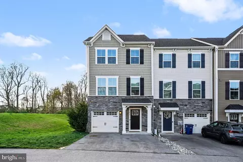 211 Sugar Maple Sq, Downingtown, PA 19335