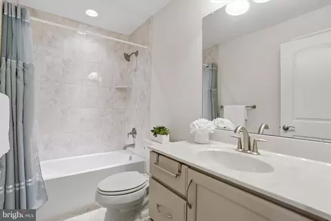 Bath - 101 Agnes Grace Ln, Wayne, PA 19087 photo 2 of 2