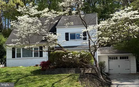 10 Jacqueline Dr, Paoli, PA 19301