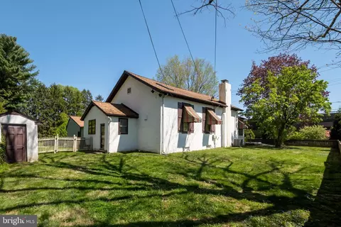 Exterior - 381 E Swedesford Rd, Wayne, PA 19087 photo 3 of 6