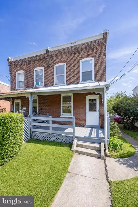 150 Viaduct Ave, Downingtown, PA 19335