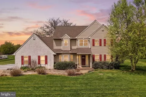 4 Greenfield Rd, Cochranville, PA 19330