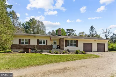 4 Pond Ln, Malvern, PA 19355