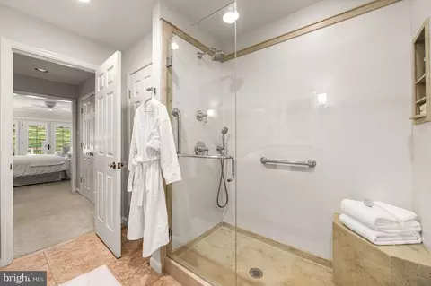 Bath - 36 Wingstone Ln #36, Devon, PA 19333 photo 3 of 4