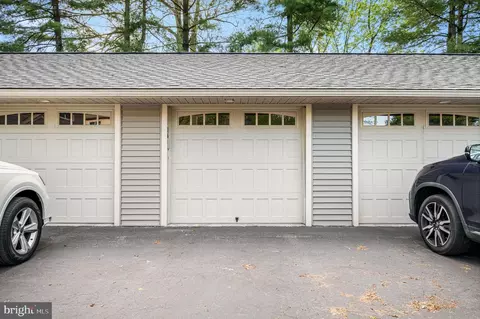 Exterior - 36 Wingstone Ln #36, Devon, PA 19333 photo 8 of 9