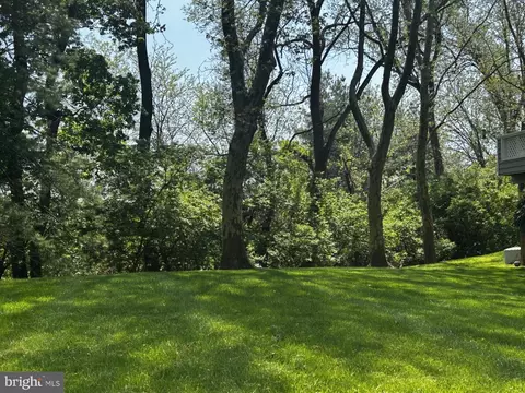 Exterior - 32 Cabot Ct, Chesterbrook, PA 19087 photo 3 of 5