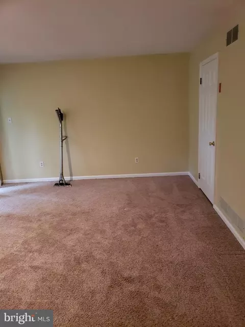 Living - 32 Cabot Ct, Chesterbrook, PA 19087 photo 3 of 3