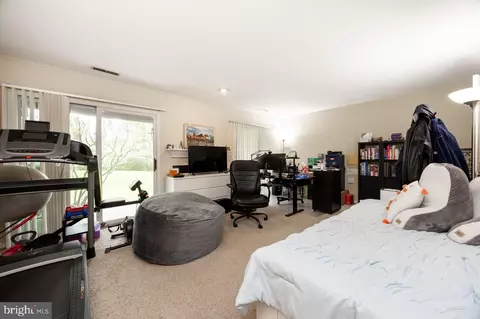 Bedroom - 32 Cabot Ct, Chesterbrook, PA 19087 photo 4 of 5