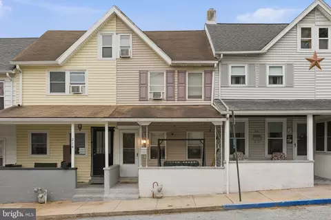 216 Grant St, Parkesburg, PA 19365