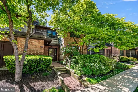 112 Chase Rd #106, Chesterbrook, PA 19087