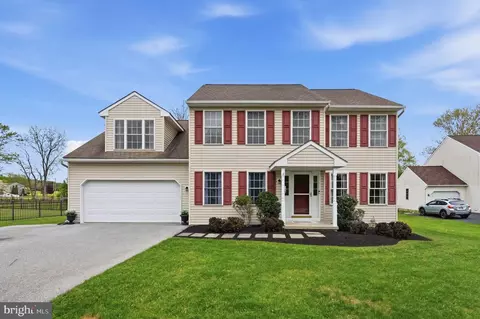 106 Stonebridge Ln, Downingtown, PA 19335