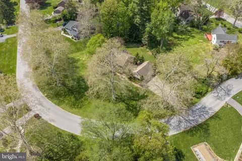View/Area - 207 Anthony Wayne Dr, Wayne, PA 19087 photo 3 of 3