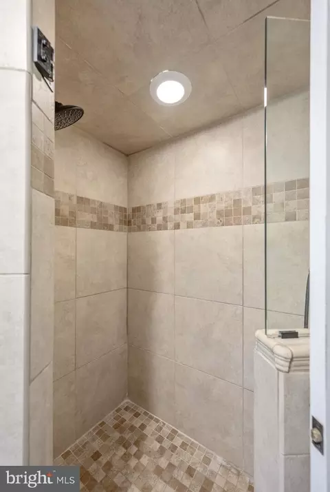 Bath - 207 Anthony Wayne Dr, Wayne, PA 19087 photo 5 of 5