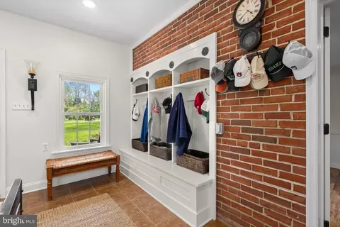 Entry Way - 207 Anthony Wayne Dr, Wayne, PA 19087 photo 2 of 3