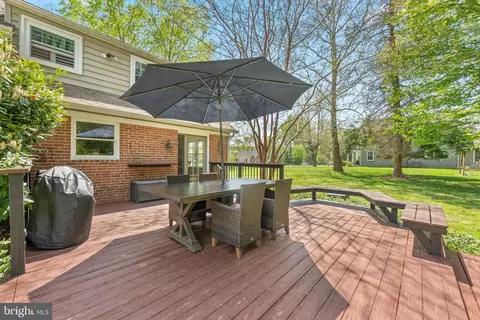 Exterior - 207 Anthony Wayne Dr, Wayne, PA 19087 photo 5 of 9