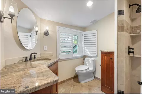 Bath - 207 Anthony Wayne Dr, Wayne, PA 19087 photo 3 of 5