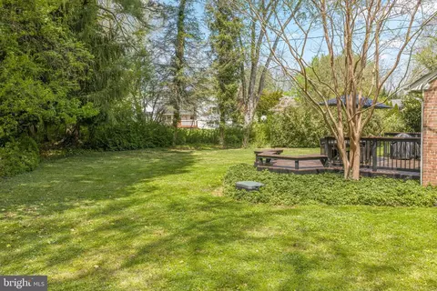 Exterior - 207 Anthony Wayne Dr, Wayne, PA 19087 photo 8 of 9