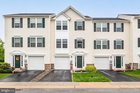 4 Tuxford Ln, Coatesville, PA 19320