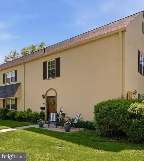 488 Old Forge Xing #488, Devon, PA 19333