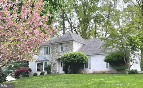 15 Calvert Cir, Paoli, PA 19301