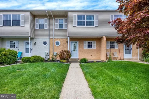 330 Carlyn Ct, Downingtown, PA 19335