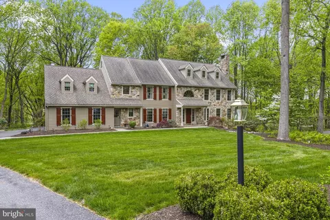 1653 Waterglen Dr, West Chester, PA 19382