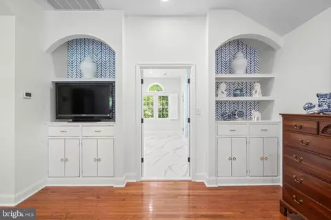 Entry Way - 213 Spencer Rd, Devon, PA 19333 photo 3 of 3