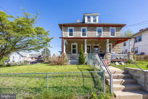 147 W Summit Ave, West Grove, PA 19390