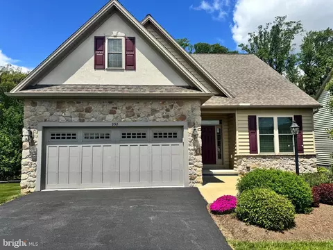 252 Honeycroft Blvd, Cochranville, PA 19330
