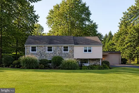 1190 Beaumont Rd, Berwyn, PA 19312