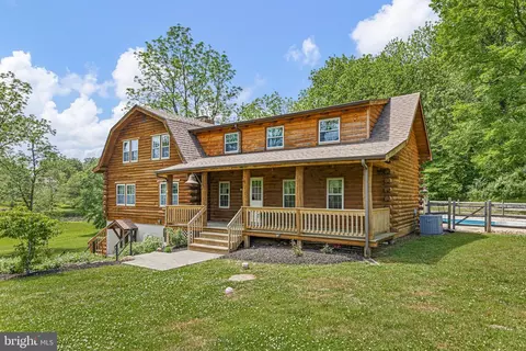 47 Pennbrook Dr, Lincoln University, PA 19352