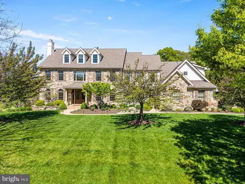 26 Colonial Dr, West Chester, PA 19382