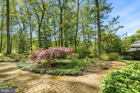 Exterior - 388 Castlewood Dr, Devon, PA 19333 photo 10 of 14