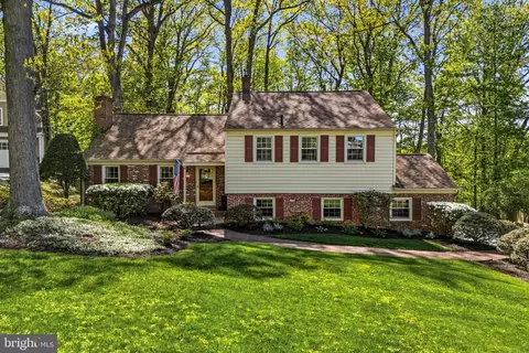Exterior - 388 Castlewood Dr, Devon, PA 19333 photo 3 of 14
