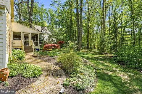 Exterior - 388 Castlewood Dr, Devon, PA 19333 photo 8 of 14