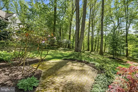 Exterior - 388 Castlewood Dr, Devon, PA 19333 photo 9 of 14