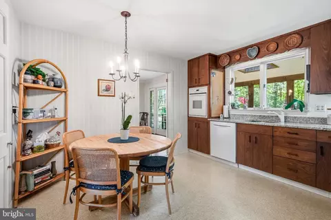 Kitchen - 388 Castlewood Dr, Devon, PA 19333 photo 5 of 5