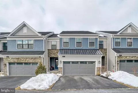 214 Iris Ln, Chester Springs, PA 19425