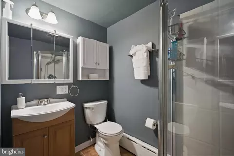Bath - 971 Henry Ave, Wayne, PA 19087 photo 2 of 3