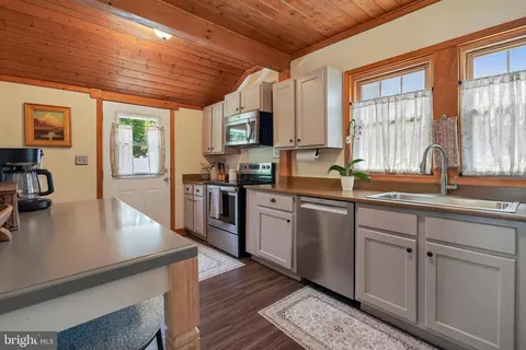 Kitchen - 971 Henry Ave, Wayne, PA 19087 photo 1 of 1