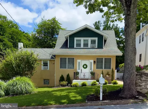 Exterior - 971 Henry Ave, Wayne, PA 19087 photo 2 of 7