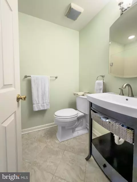 Bath - 631 Washington Pl, Chesterbrook, PA 19087 photo 1 of 2