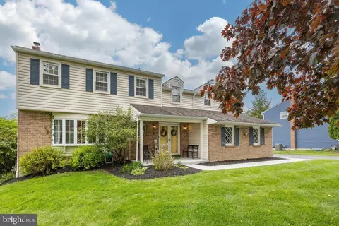 Exterior - 380 Devon Dr, Exton, PA 19341 photo 2 of 7
