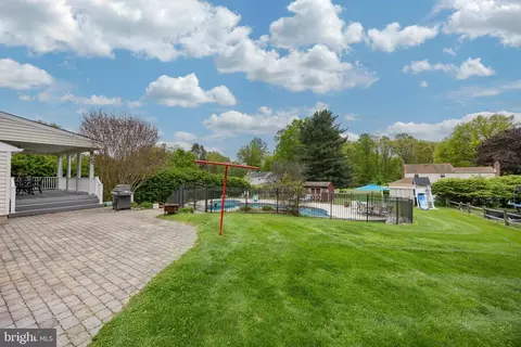 Exterior - 380 Devon Dr, Exton, PA 19341 photo 6 of 7