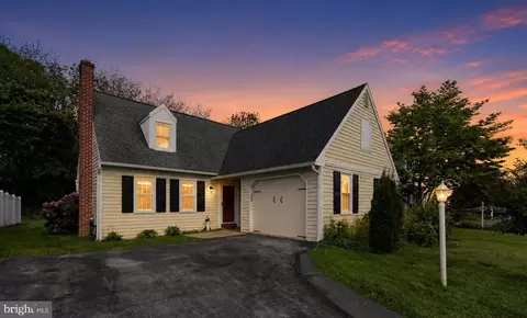 192 Plaza Dr, Downingtown, PA 19335
