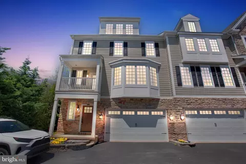 17 Grey Ct, Berwyn, PA 19312