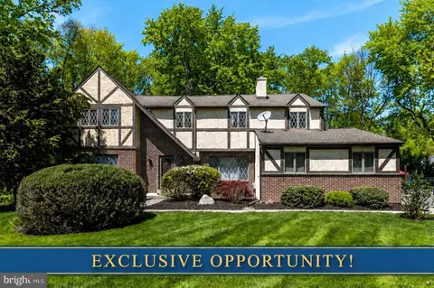1 Joanna Dr, Malvern, PA 19355