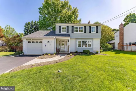 120 Lakeview Dr, Exton, PA 19341