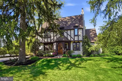273 Strafford Ave, Wayne, PA 19087